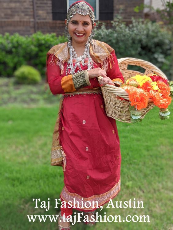 Indian women wearing Himachal Pradesh traditional dress
